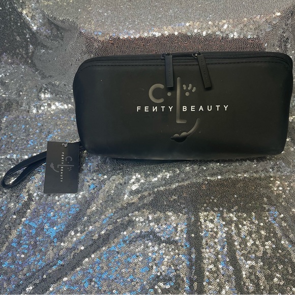 Fenty Beauty Makeup Bag FENTY BEAUTY The Fenty Icons Hamper Harvey
